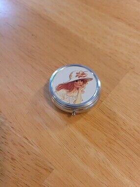 Vintage Style Pill Compact